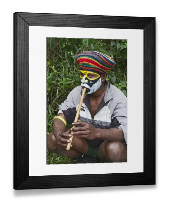 Framed Print : Performer at Paiya Show in Western Highlands Papua New Guinea Framed Print : Performer at Paiya Show in Western Highlands Papua New Guinea
