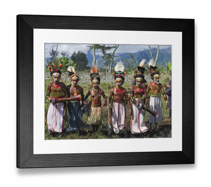 Framed Print : Western Highlanders at Hagen Show in Western Highlands Papua New Guinea Framed Print : Western Highlanders at Hagen Show in Western Highlands Papua New Guinea