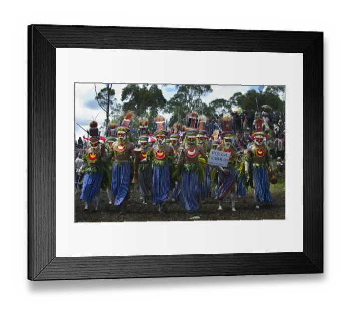 Framed Print : Tribal performers from the Anglimp District in Waghi Province Western Highlands Papua Framed Print : Tribal performers from the Anglimp District in Waghi Province Western Highlands Papua