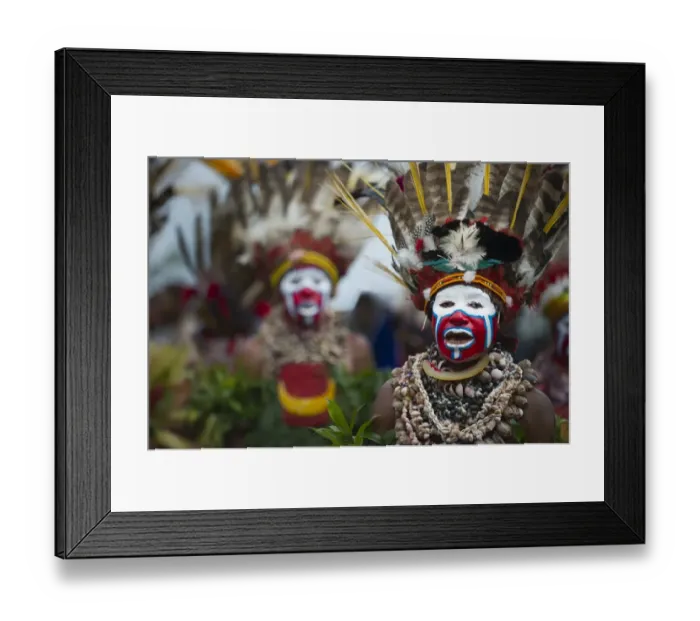 Framed Print : Sing-sing group from Hagen in Western Highlands performing at Hagen Show Papua New Guinea Framed Print : Sing-sing group from Hagen in Western Highlands performing at Hagen Show Papua New Guinea