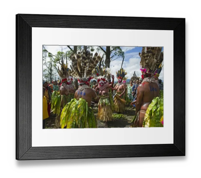Framed Print : Cultural group from Mt Hagen dancing at a Sing-sing - Mt Hagen Show in Western Highlands Framed Print : Cultural group from Mt Hagen dancing at a Sing-sing - Mt Hagen Show in Western Highlands