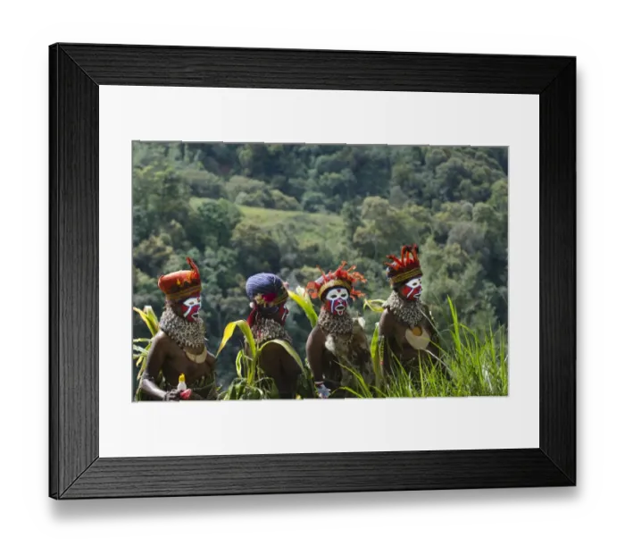 Framed Print : Jiawao Sing-sing group from Paiya in Western Highlands getting ready for Paiya Show Framed Print : Jiawao Sing-sing group from Paiya in Western Highlands getting ready for Paiya Show