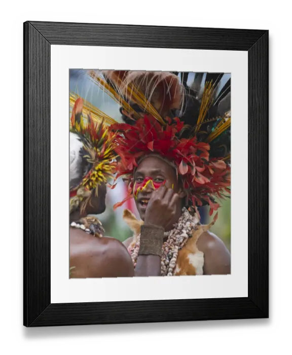Framed Print : Preparing for the Hagen show - performer from Western Highlands Papua New Guinea Framed Print : Preparing for the Hagen show - performer from Western Highlands Papua New Guinea