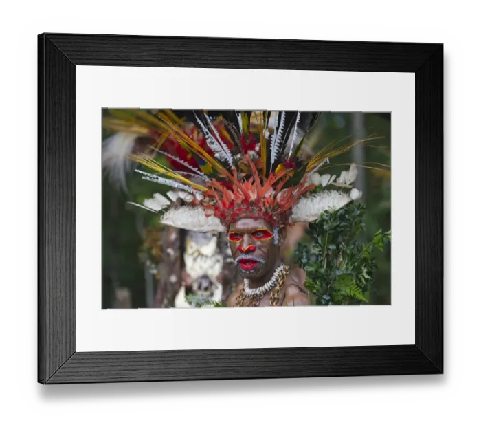 Framed Print : Juiwika Tribe from Western Highlands at Sing-sing at the Paiya Show in Western Highlands