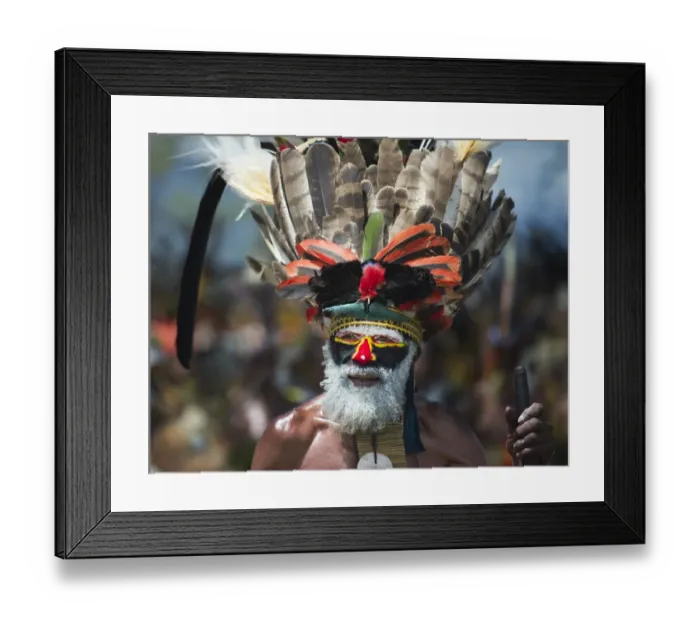 Framed Print : Tribal performers from Hagen at Sing-sing - Mt Hagen Show in Western Highlands Papua Framed Print : Tribal performers from Hagen at Sing-sing - Mt Hagen Show in Western Highlands Papua