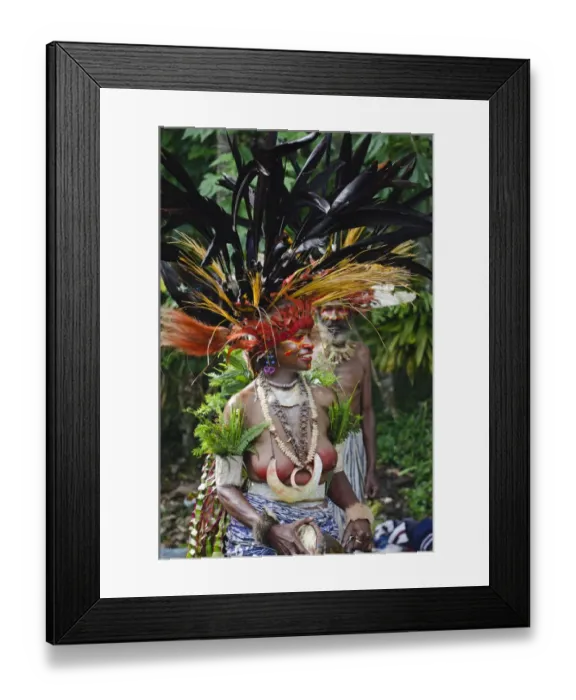 Framed Print : Performers from Jiwaka tribe in the Western Highlands at the Paiya show Sing-sing Framed Print : Performers from Jiwaka tribe in the Western Highlands at the Paiya show Sing-sing
