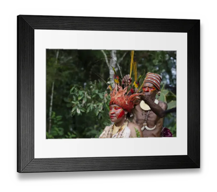 Framed Print : Juiwika Tribe from Western Highlands at Sing-sing at the Paiya Show in Western Highlands Framed Print : Juiwika Tribe from Western Highlands at Sing-sing at the Paiya Show in Western Highlands