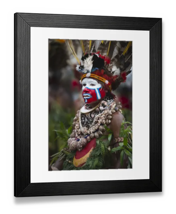 Framed Print : Sing-sing group from Hagen in Western Highlands performing at Hagen Show Papua New Guinea Framed Print : Sing-sing group from Hagen in Western Highlands performing at Hagen Show Papua New Guinea