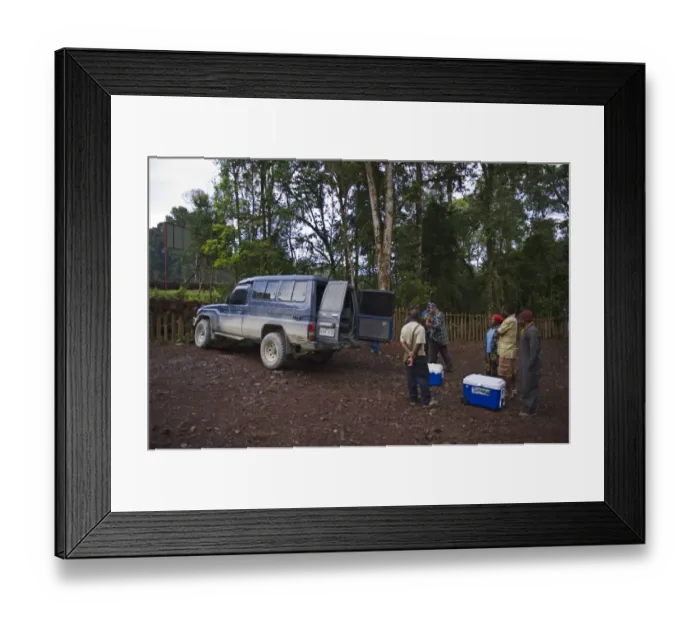 Framed Print : Loading vehicle for journey along Highland Highway from Makara Bird Biew Lodge