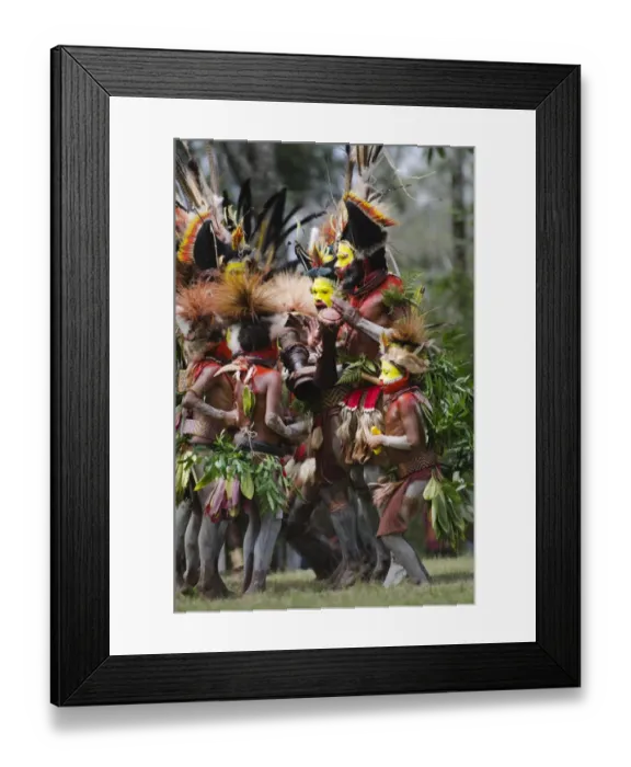 Framed Print : Huli Wigmen from the Tari Valley in the Southern Highlands of Papua New Guinea Framed Print : Huli Wigmen from the Tari Valley in the Southern Highlands of Papua New Guinea