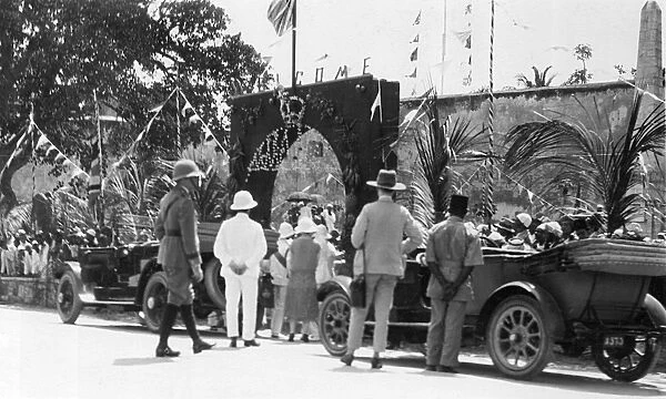 Duke of York opening Wavell Memorial, Mombasa, Kenya