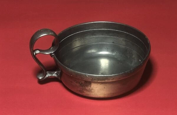 Pewter bleeding bowl, 19th century C017  /  3580