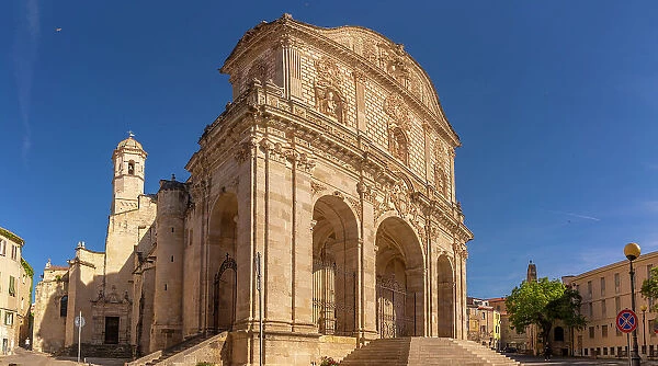 View of Cathedral di San Nicola (Duomo) in Piazza Duomo in Sassari, Sassari, Sardinia, Italy, Mediterranean, Europe