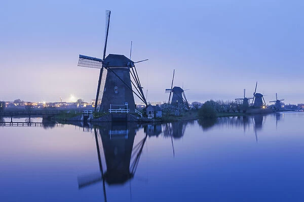 Europe, Netherlands, Alblasserdam, Kinderdijk, Windmills