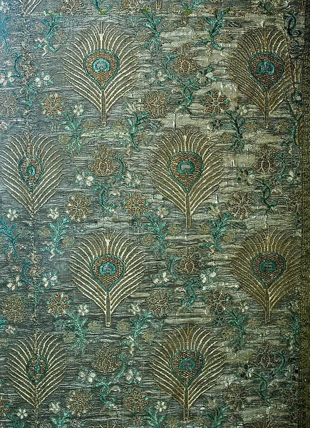 Dress fabric with peacock feather design dating to around 1600 and made in Italy