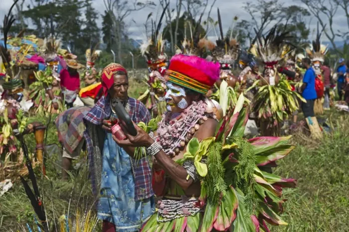 Framed Print : Egawag Cultural group from Tambul District in Western Highlands getting ready for Framed Print : Egawag Cultural group from Tambul District in Western Highlands getting ready for