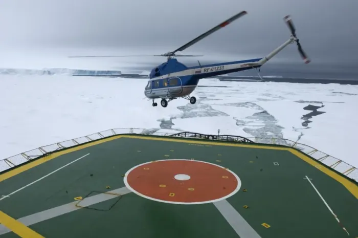 Framed Print : Helicopter taking off with tourists from heli-deck of ice-breaker on route to Snow Framed Print : Helicopter taking off with tourists from heli-deck of ice-breaker on route to Snow