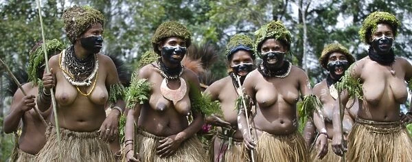 Highland women at Paiya Show (Sing-sing) in Western Highlands Papua New Guinea