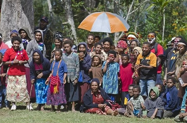 Local crowd watching a Sing-sing Paiya Show Western Highlands Papua New Guinea