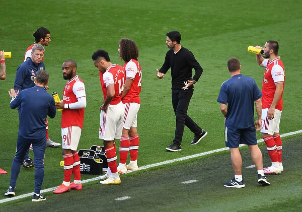 Mikel Arteta Coaches Dani Ceballos during Arsenal's Match against Brighton & Hove Albion (2019-2020)