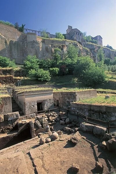 Ruins of a building, Crocifisso di Tufo, Orvieto, Umbria, Italy