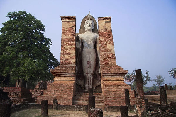 Buddha Statue at Wat Mahathat