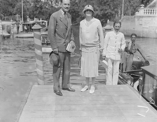 Venice Lord Carlton and Miss Gladys Cooper 25 August 1926