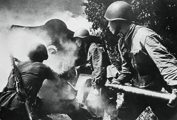 Russian artillery in action, Eastern Front, 1943