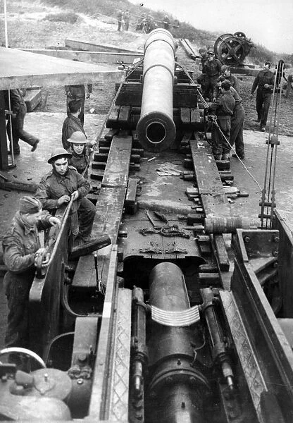 A 9. 2 gun being installed on the coast, somewhere in the Southern Command. August 1941