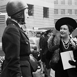 Queen Elizabeth reviews female LFB dispatch rider, WW2