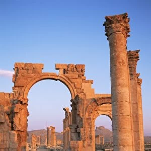 Monumental arch