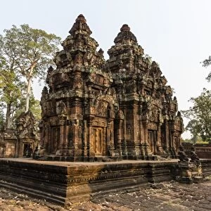 Ornate carvings in red sandstone at Banteay Srei Temple in Angkor, UNESCO World Heritage Site, Siem Reap, Cambodia, Indochina, Southeast Asia, Asia