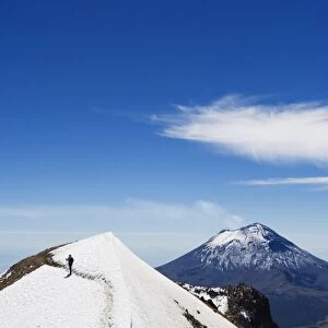 Volcan de Popocatepetl, 5452m, from Volcan de Iztaccihuatl, 5220m, Sierra Nevada