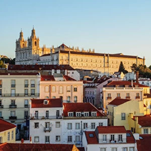 Portugal, Lisbon, Miradouro das Portas do Sol, View over Alfama Neighbourhood towards