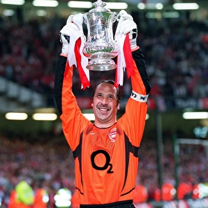 Arsenal goalkeeper David Seaman with the FA Cup after the match