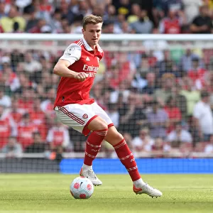 Rob Holding in Action: Arsenal vs. Everton, Premier League 2021-22