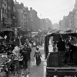 London. Street scene with market in London. 1900