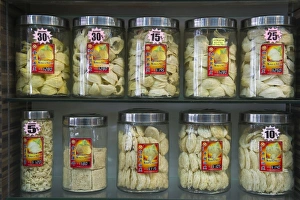 Edible Swiflet nests on sale in medicine shop in Singapore for making birds nest soup Edible Swiflet nests on sale in medicine shop in Singapore for making birds nest soup