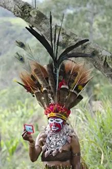 Pacific Prints: Jiawao Sing-sing group from Paiya in Western Highlands getting ready for Paiya Show