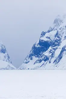 Images Dated 11th November 2005: Lemaire Channel Antarctic Peninsula Antarctica November