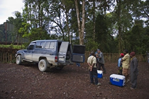Loading vehicle for journey along Highland Highway from Makara Bird Biew Lodge at Loading vehicle for journey along Highland Highway from Makara Bird Biew Lodge at