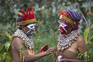 Pacific Prints: Paiya Sing-sing group preparing for the Paiya show in Western Highlands Papua New Guinea