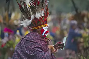 Sing-sing group from Hagen in Western Highlands performing at Hagen Show Papua New Guinea