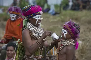 Pacific Prints: Sing-sing group from Hagen in Western Highlands performing at Hagen Show Papua New Guinea